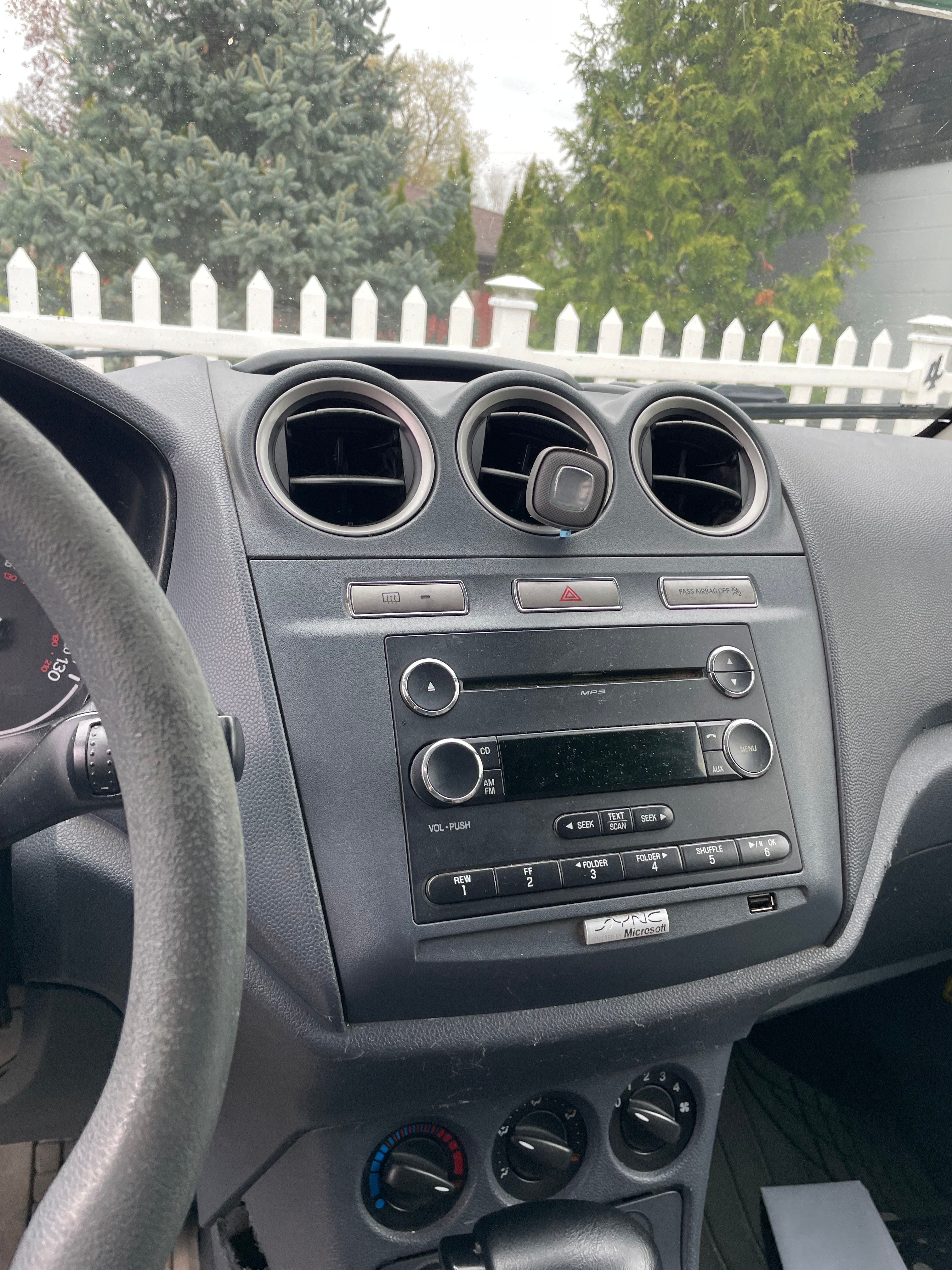 Used 2013 Ford Transit Connect XLT FWD image 4
