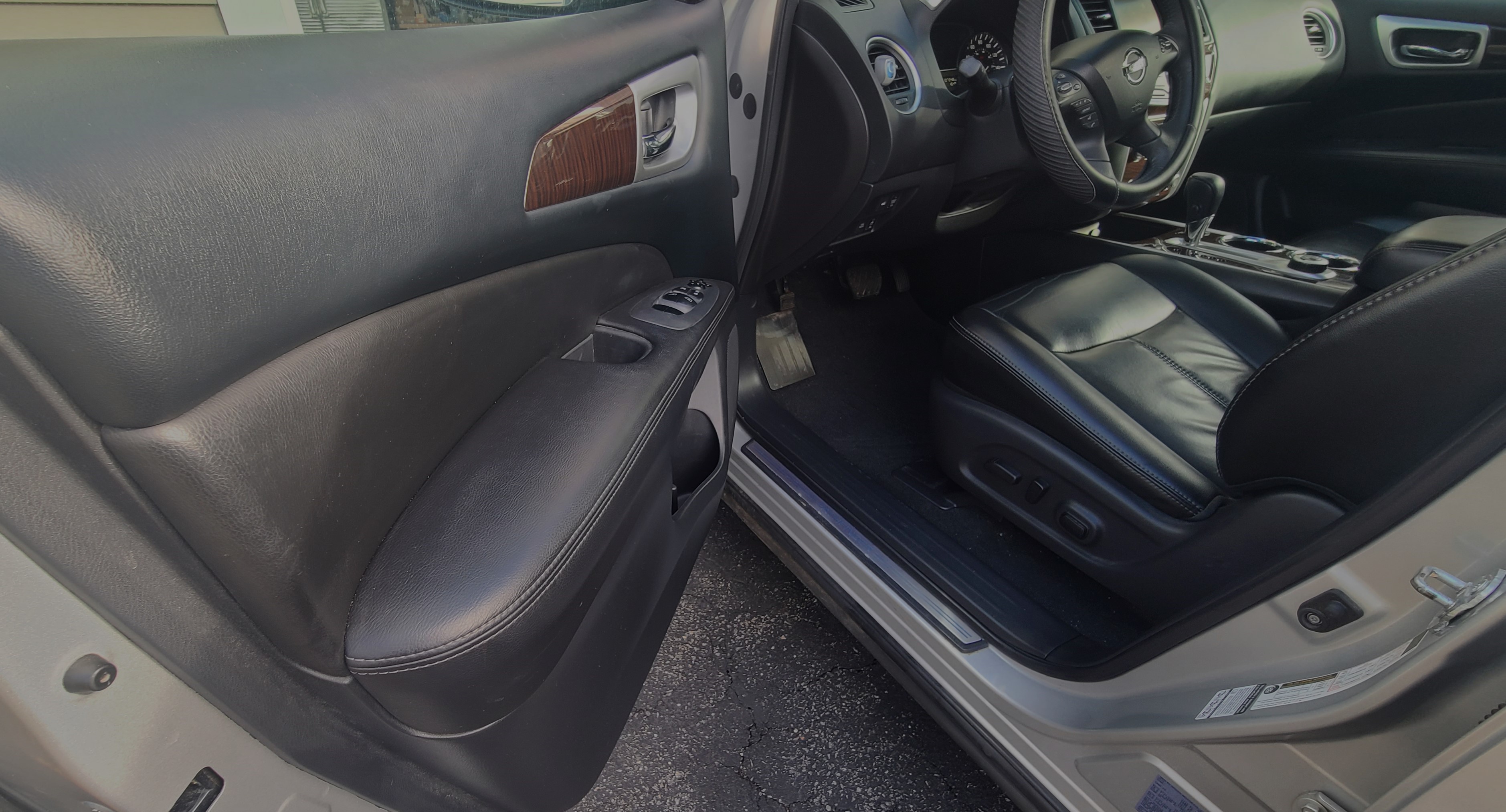 Used 2015 Nissan Pathfinder SL w/ SL Premium Package AWD/4WD image 12