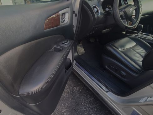 Used 2015 Nissan Pathfinder SL w/ SL Premium Package image 12
