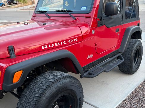 Used 2005 Jeep Wrangler Rubicon AWD/4WD image 2