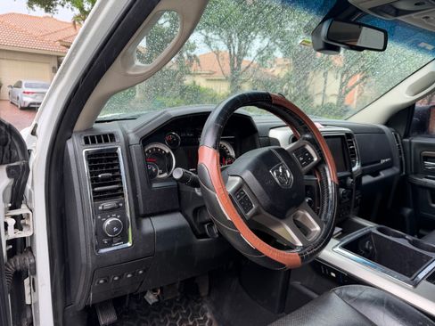 Used 2015 RAM 2500 Laramie w/ Cold Weather Group AWD/4WD image 15