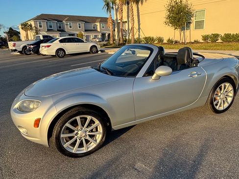 Used 2008 MAZDA MX-5 Miata Grand Touring w/ Premium Pkg image 8
