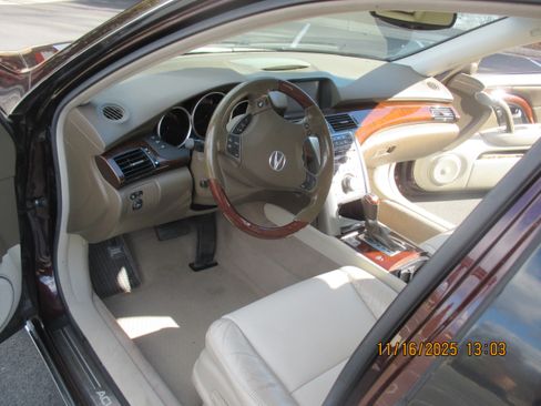 Used 2011 Acura RL image 8