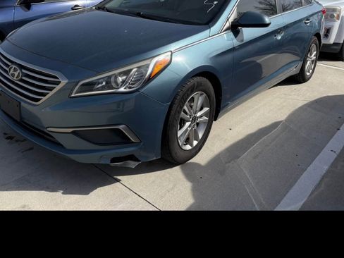 Used 2017 Hyundai Sonata SE image 1