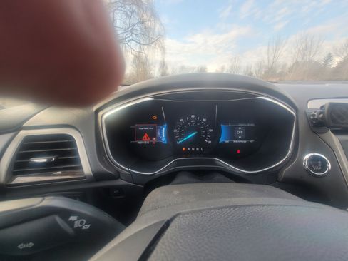 Used 2015 Ford Fusion Energi SE image 21