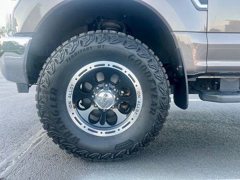 Used 2018 Ford F350 XLT AWD/4WD image 9