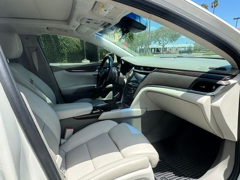Used 2014 Cadillac XTS Platinum AWD/4WD image 16