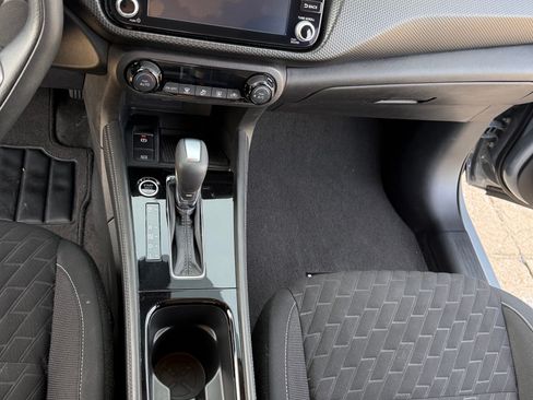 Used 2022 Nissan Kicks SV w/ Exterior Package FWD image 18