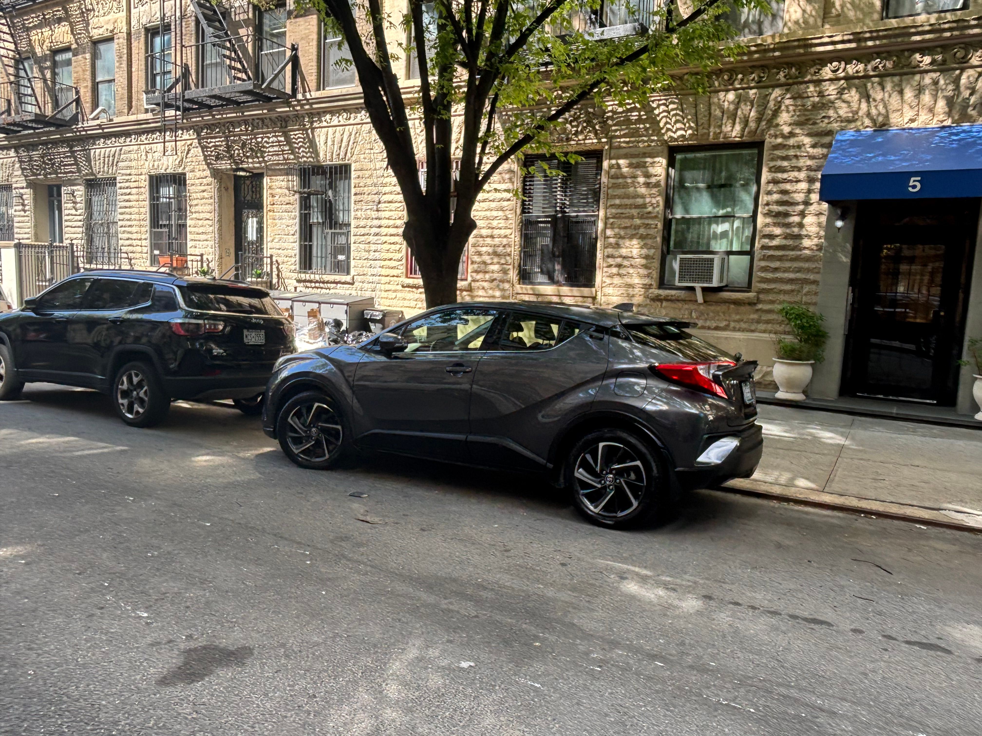 Used 2020 Toyota C-HR Limited FWD image 6