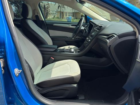 Used 2020 Ford Fusion SE w/ Equipment Group 151A image 24