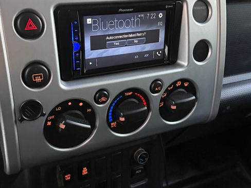 Used 2007 Toyota FJ Cruiser Sport Utility 2D image 15