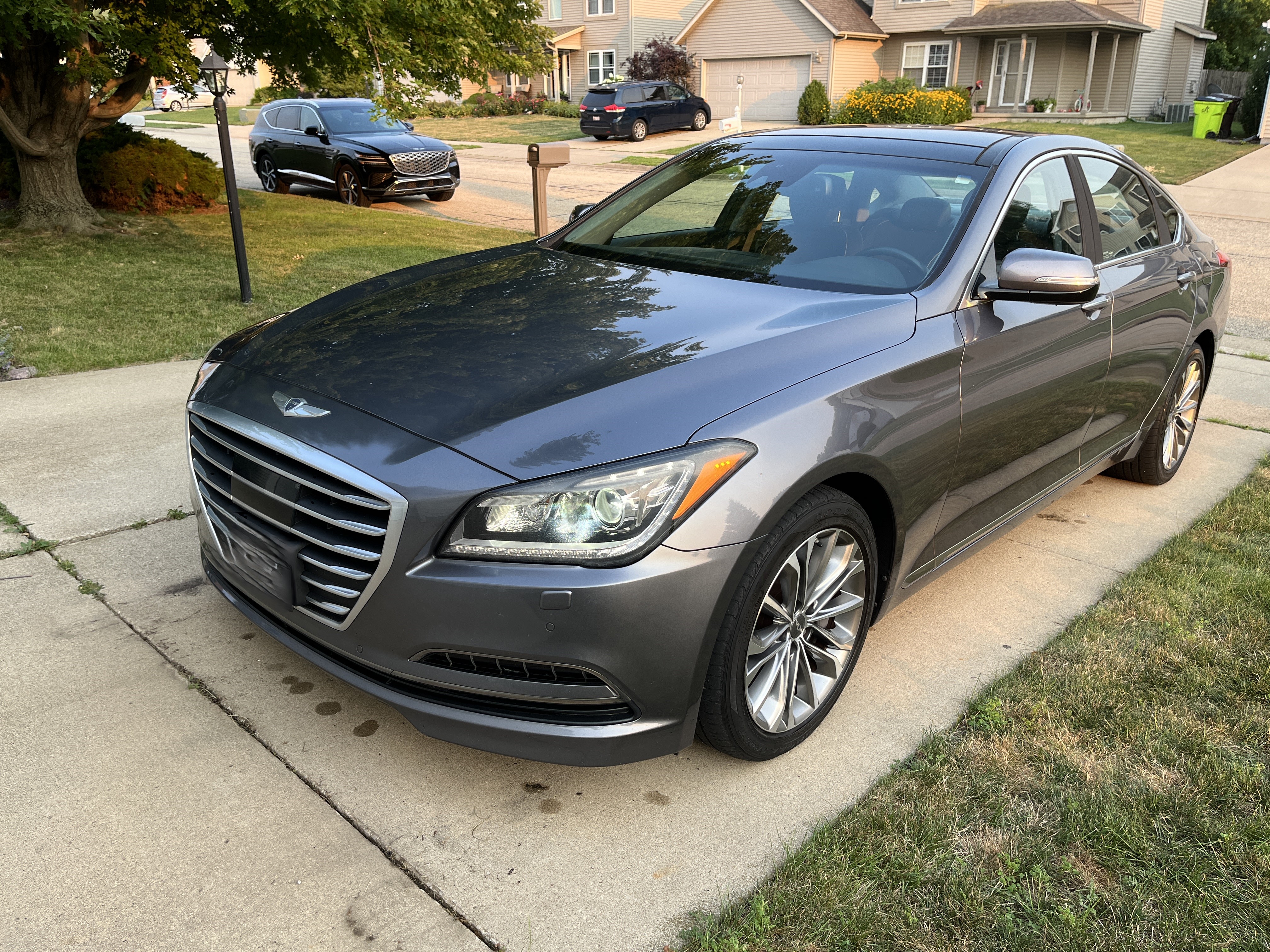 Used 2015 Hyundai Genesis 3.8 w/ Option Group 03 AWD/4WD image 4