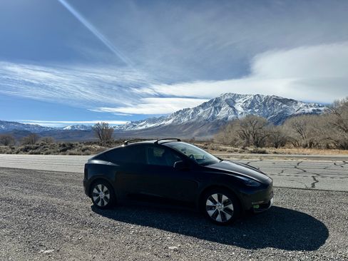 Used 2023 Tesla Model Y Long Range image 2