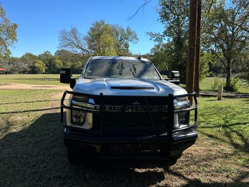 Used 2020 Chevrolet Silverado 3500 LT image 2