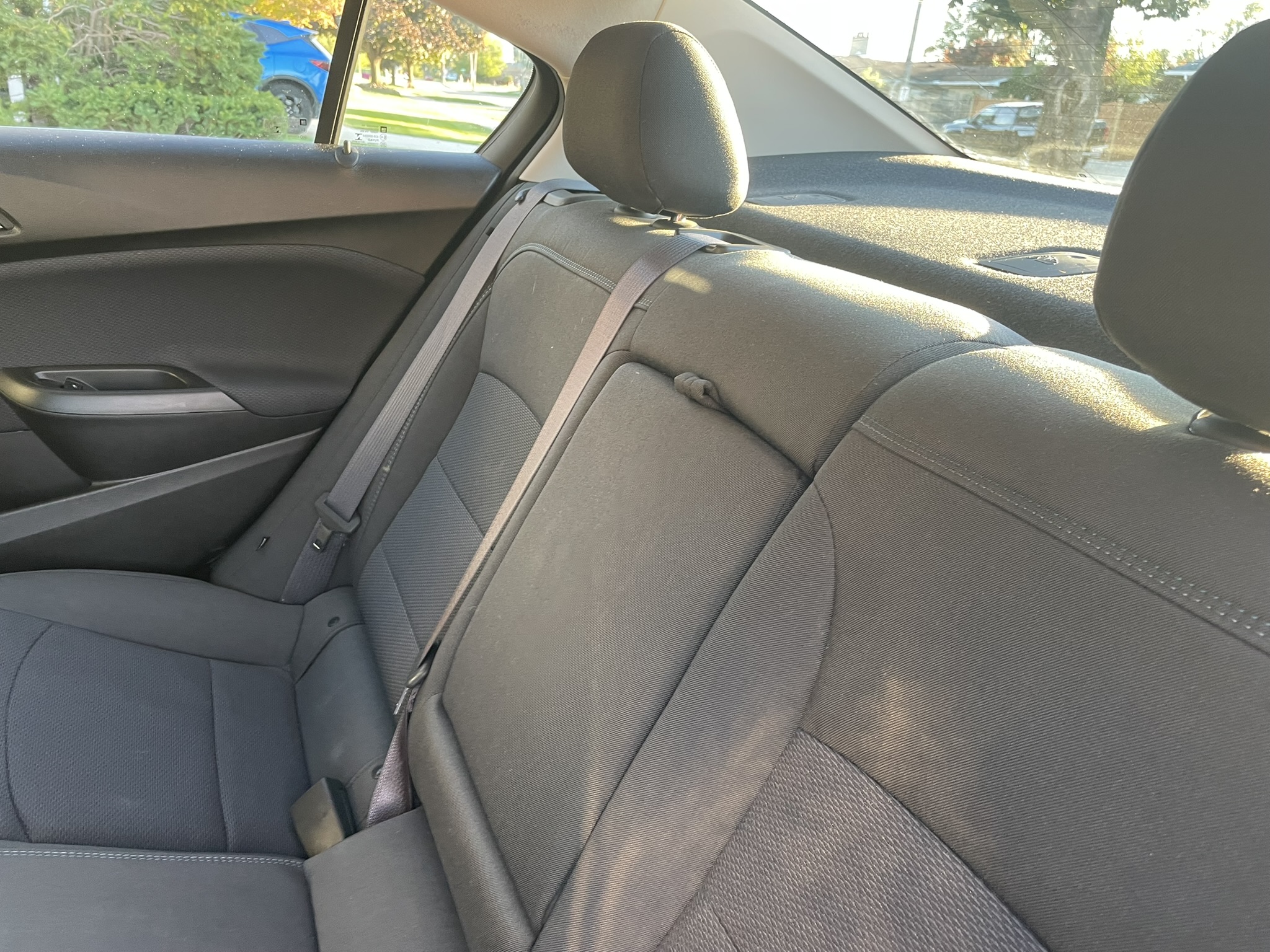 Used 2017 Chevrolet Cruze LT w/ Convenience Package FWD image 8
