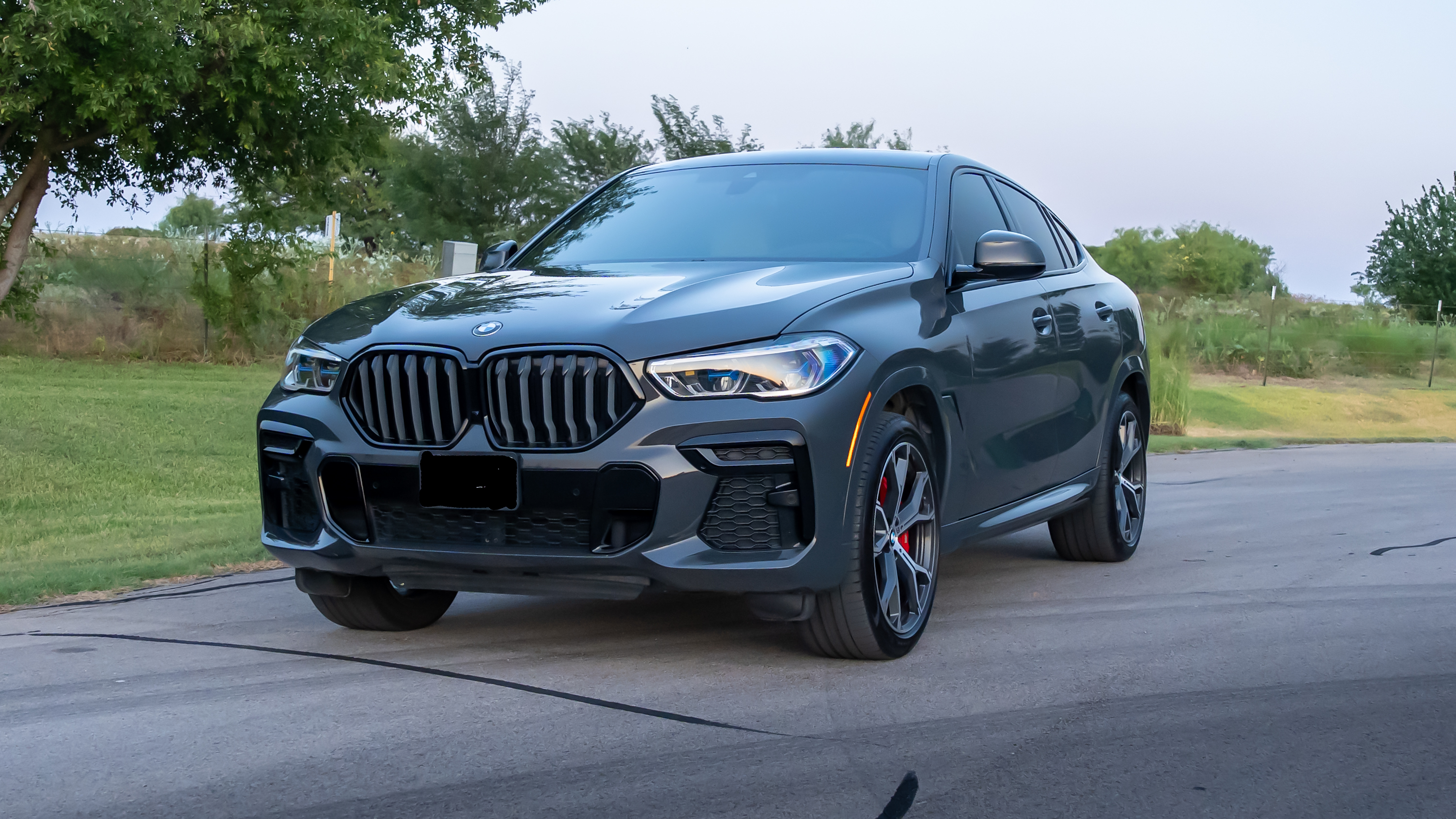Used 2022 BMW X6 M50i w/ Executive Package AWD/4WD image 2