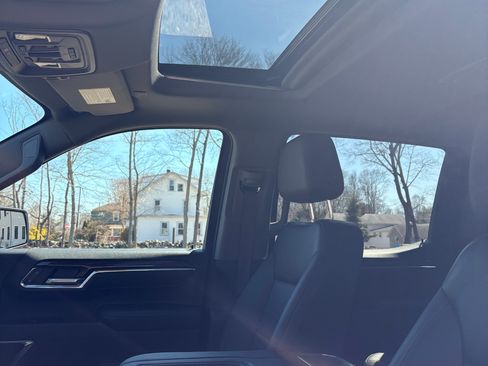 Used 2022 GMC Sierra 1500 Elevation w/ Elevation Premium Package image 6