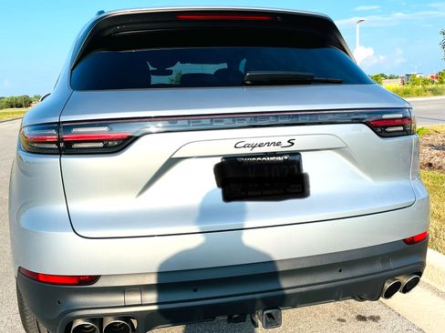 Used 2021 Porsche Cayenne S AWD/4WD image 4