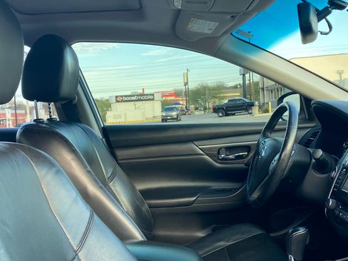 Used 2015 Nissan Altima 2.5 SL w/ Technology Package image 10