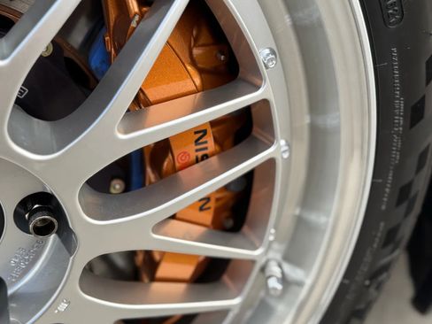 Used 2016 Nissan GT-R Premium image 13