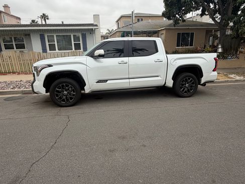 Used 2024 Toyota Tundra Platinum image 1