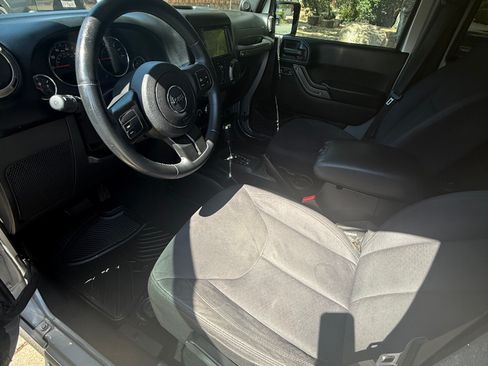Used 2014 Jeep Wrangler Unlimited Sport w/ Quick Order Package 24S AWD/4WD image 10