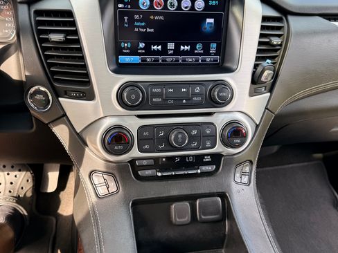 Used 2018 GMC Yukon XL SLT w/ Premium Edition image 6