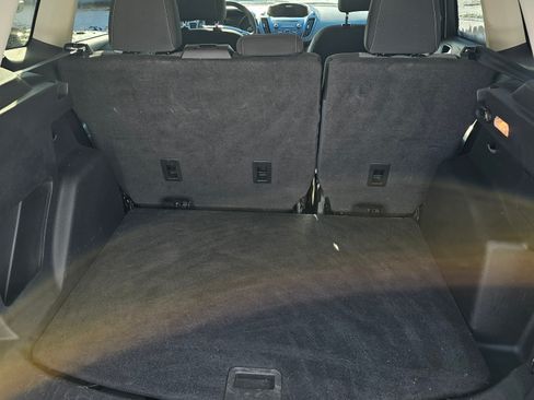 Used 2017 Ford Escape SE image 9