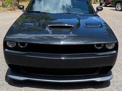 Used 2015 Dodge Challenger SRT Hellcat RWD image 4