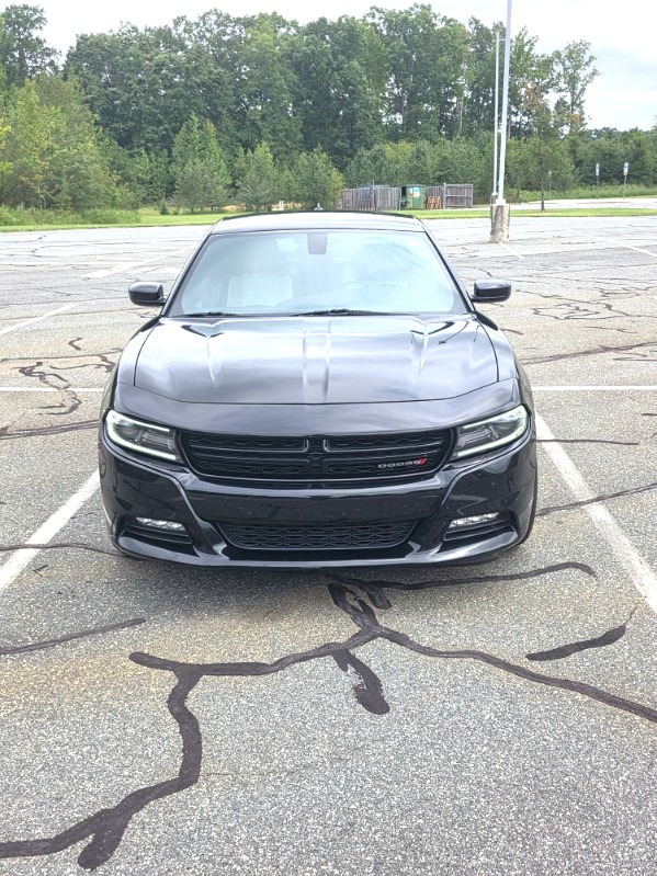 Used 2017 Dodge Charger SXT w/ Plus Group RWD image 1