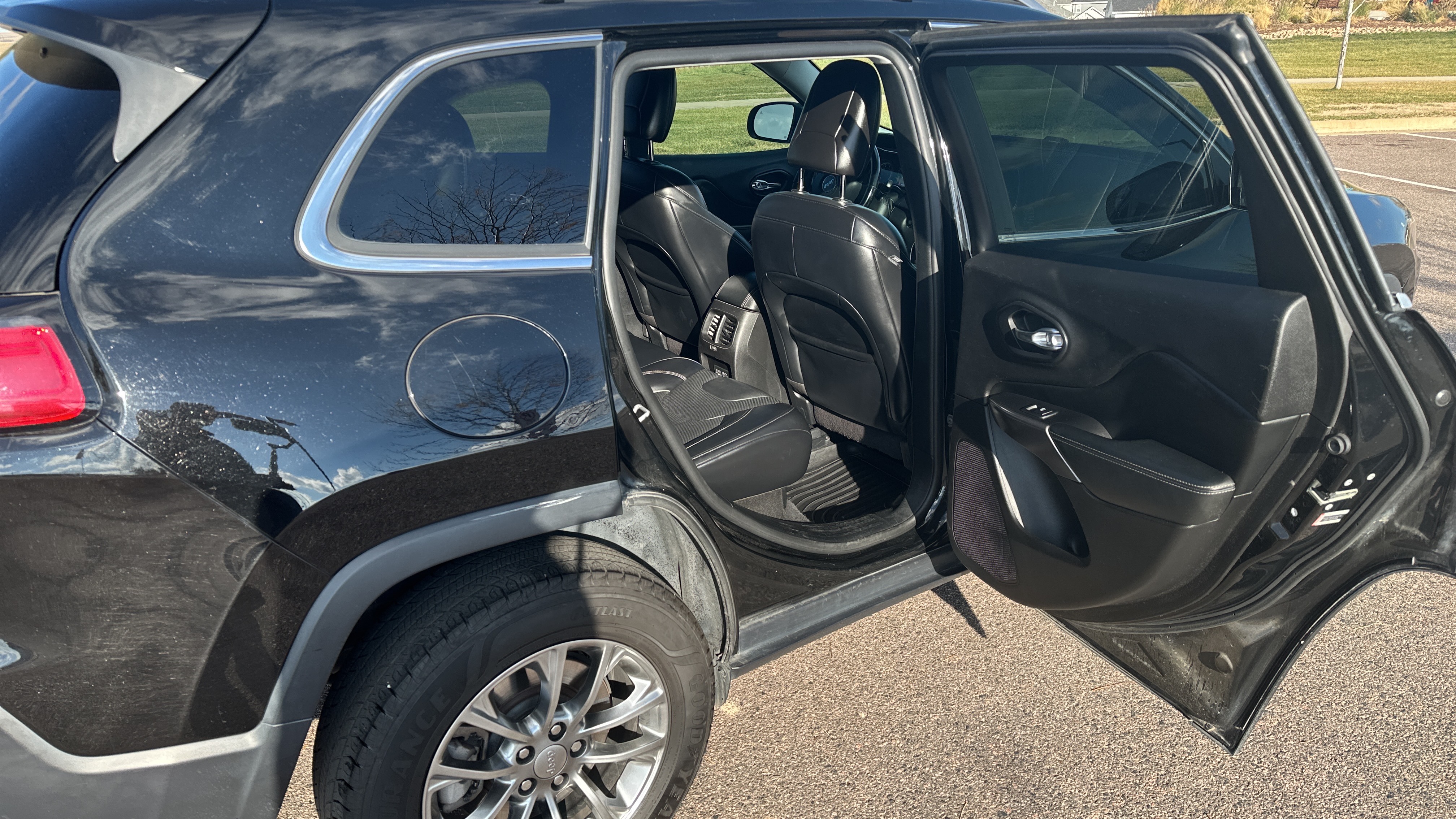 Used 2021 Jeep Cherokee Latitude Lux AWD/4WD image 22