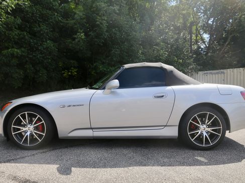Used 2002 Honda S2000 image 5