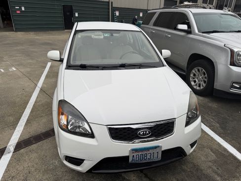 Used 2010 Kia Rio LX image 1