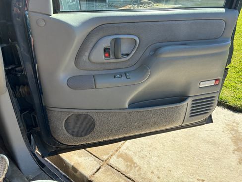 Used 1999 Chevrolet Silverado 3500 2WD Crew Cab w/ Preferred Equipment Group 2 image 12