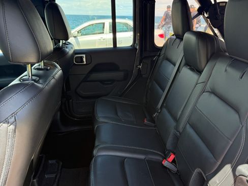 Used 2020 Jeep Wrangler Unlimited Sahara AWD/4WD image 12