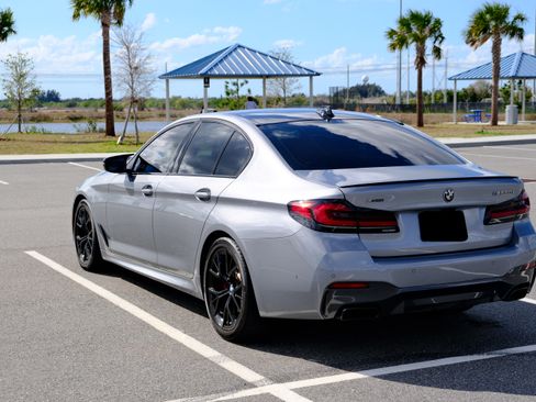 Used 2023 BMW M550i xDrive w/ Shadowloine Package image 4