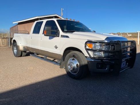 Used 2011 Ford F350 Lariat w/ Lariat Interior Pkg image 8