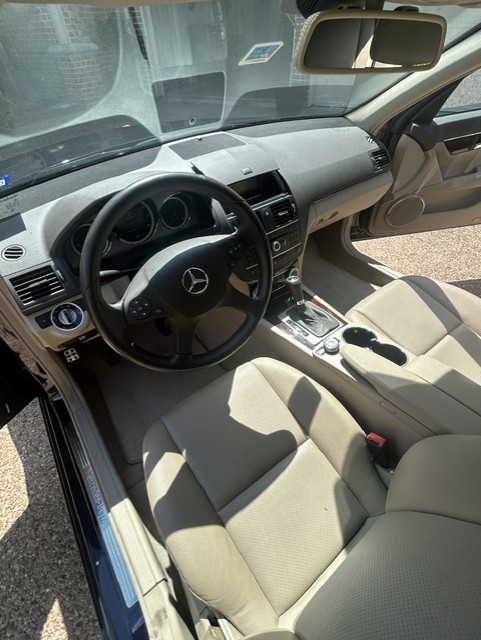 Used 2011 Mercedes-Benz C 300 Sedan image 11