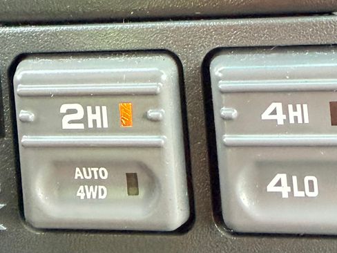 Used 1999 Chevrolet Suburban 4WD w/ Preferred Equipment Group 3 image 11
