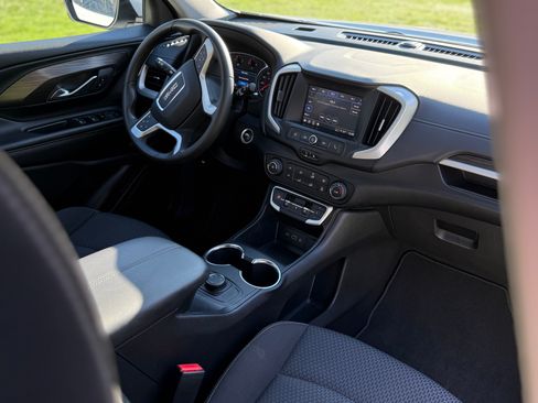 Used 2023 GMC Terrain SLE image 31