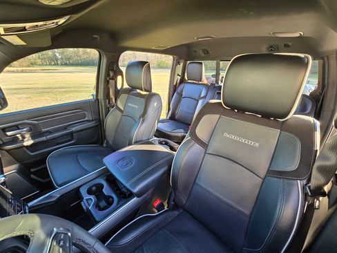 Used 2025 RAM 2500 Laramie image 16