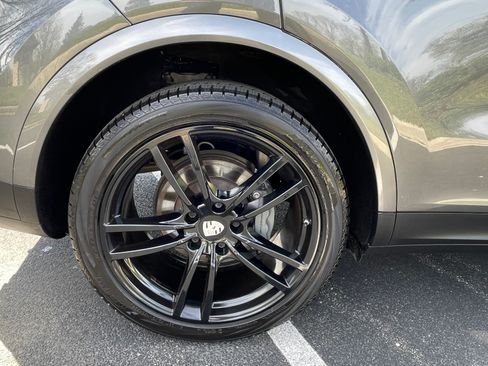 Used 2019 Porsche Cayenne S AWD/4WD image 6