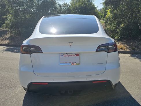 Used 2020 Tesla Model Y Long Range AWD/4WD image 6