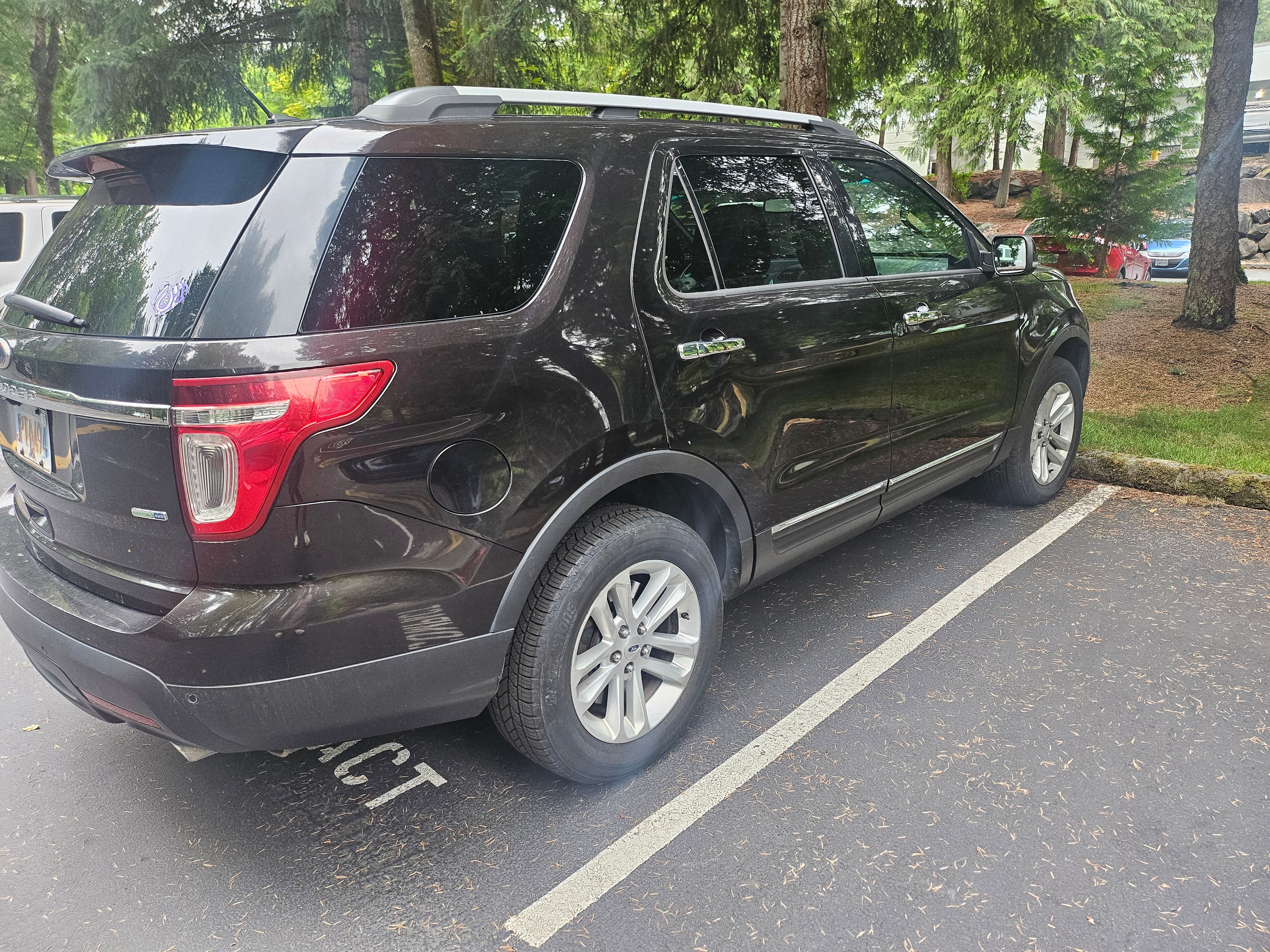 Used 2013 Ford Explorer XLT AWD/4WD image 6