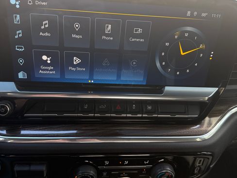 Used 2024 Chevrolet Silverado 2500 LT image 13