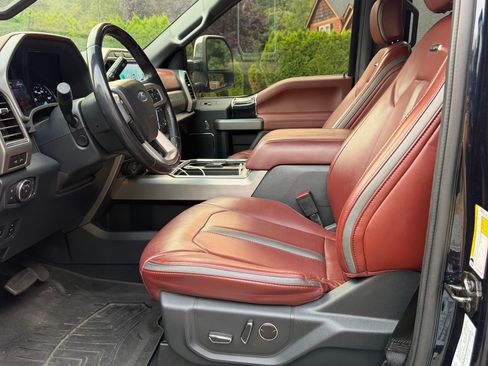 Used 2022 Ford F350 Platinum AWD/4WD image 6