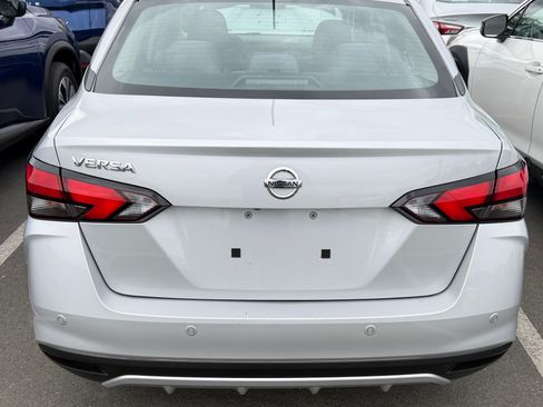 Used 2021 Nissan Versa S image 5