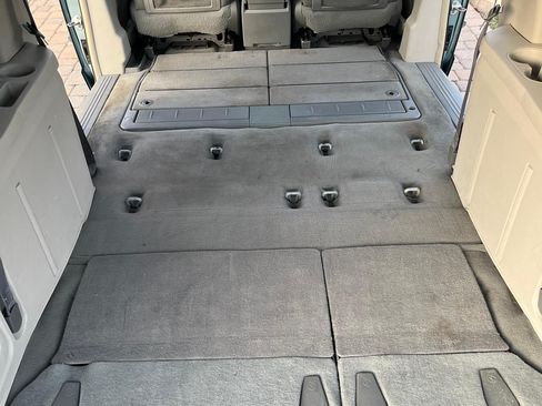 Used 2010 Chrysler Town & Country Touring image 24