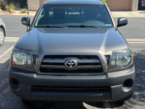 Used 2009 Toyota Tacoma 2WD Regular Cab image 2