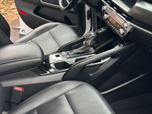 Used 2023 Kia Telluride S image 4